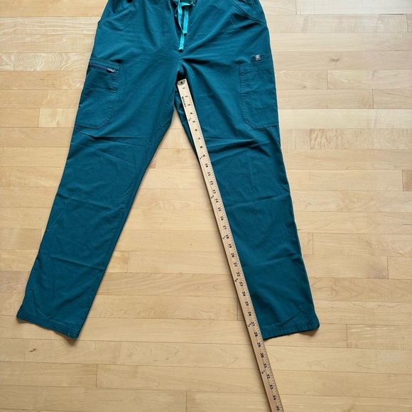 Women's Figs Yola FionLite Skinny Scrub Pants in Caribbean Blue, Size M - Picture 8 of 10